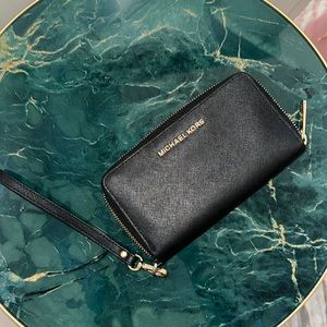 Black Michael kors wallet